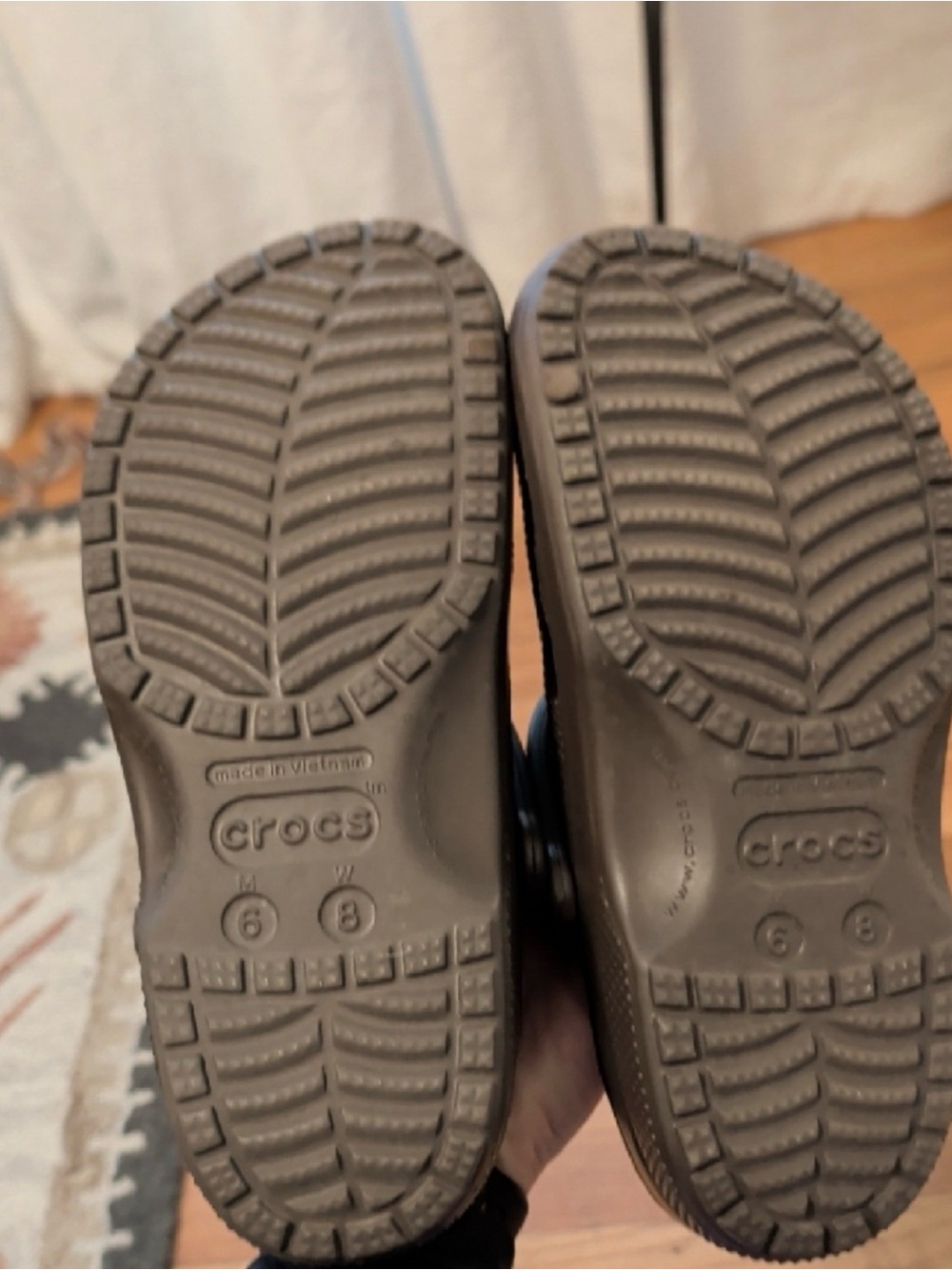 CROCS Classic Clog in Brown Unisex Womens 8 / Mens 6 - Picture 3 of 3